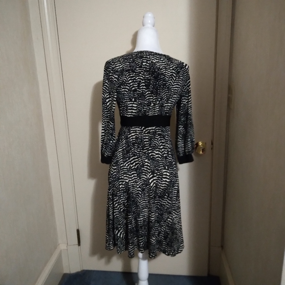 Maggy London Petites Long Sleeve Midi Dress - Picture 6 of 7